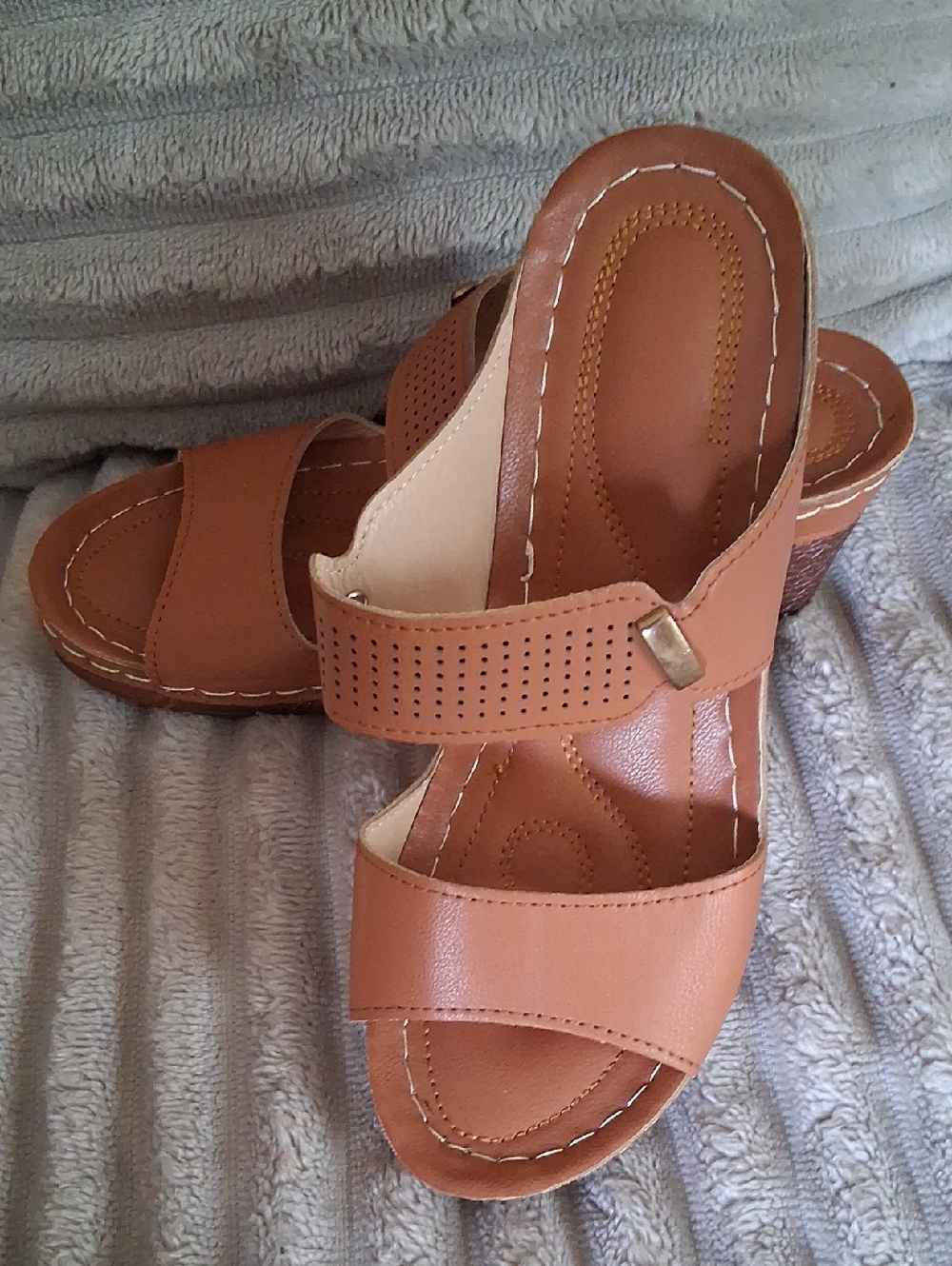 Women's Tan Slide Sandals with Low Heel